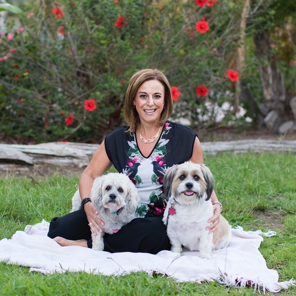 Gorgeous Black 🦅 Bird Ted Baker London & Floral🌺 Print Sleeveless Blouse - Picture 2 of 16